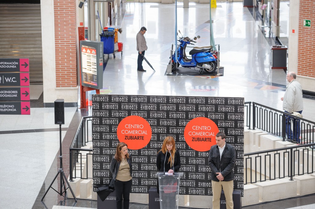 Exposición-Vespa-Lambretta-Zubiarte-bilbao