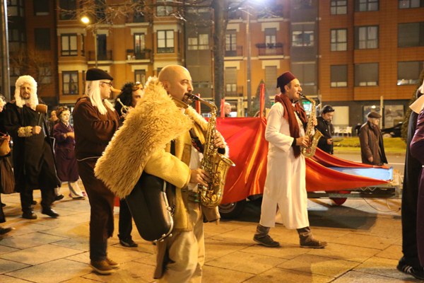 2-carnaval_bilbao_2016-juicio_zarambolas_farolin-ane_zabala-galder_perez