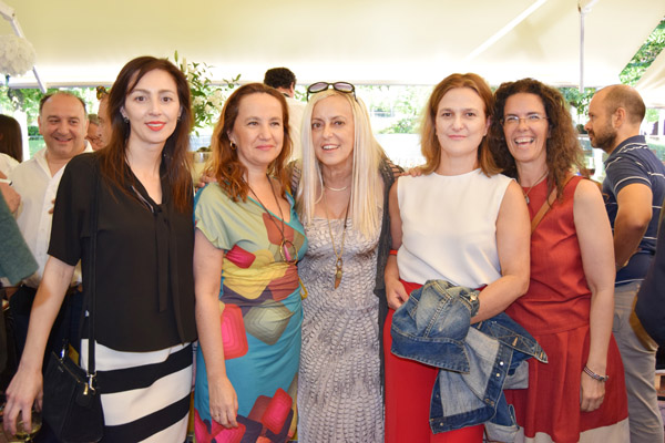 Joaquina Trinidad, Blanca Uriarte, Olga Zulueta, Ana Ybarra y Beatriz Marcos